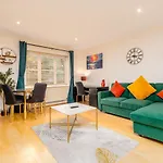 Central Coventry Flat Free Parking Sleeps 6