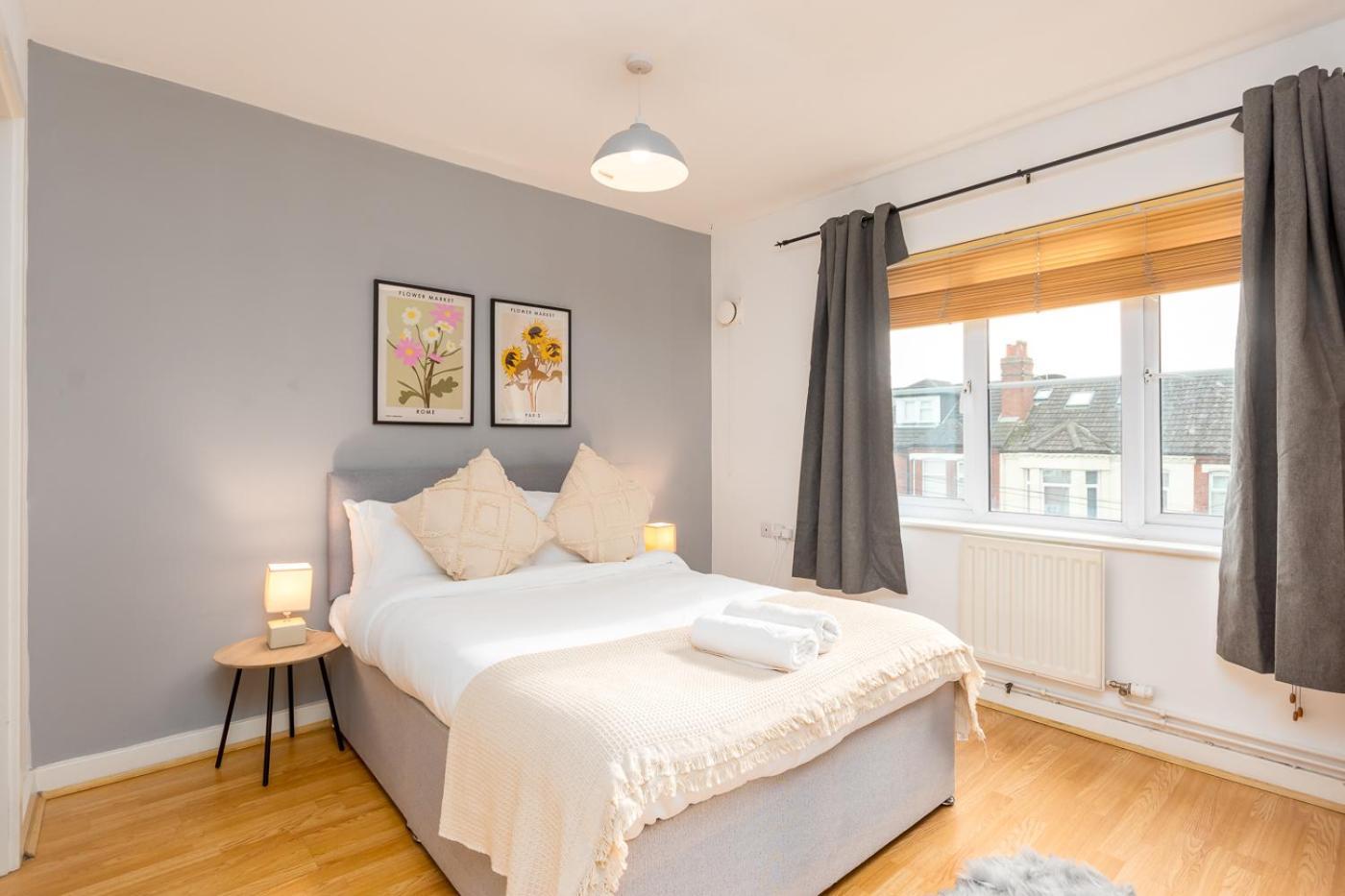 Flat Free Parking Sleeps 6 Apartment Coventry