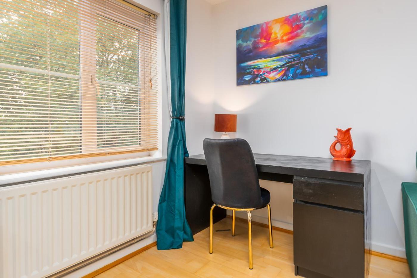 Flat Free Parking Sleeps 6